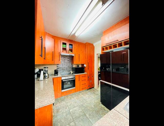 3 BEDROOM TOWNHOUSE FOR SALE IN NEW GERMANY